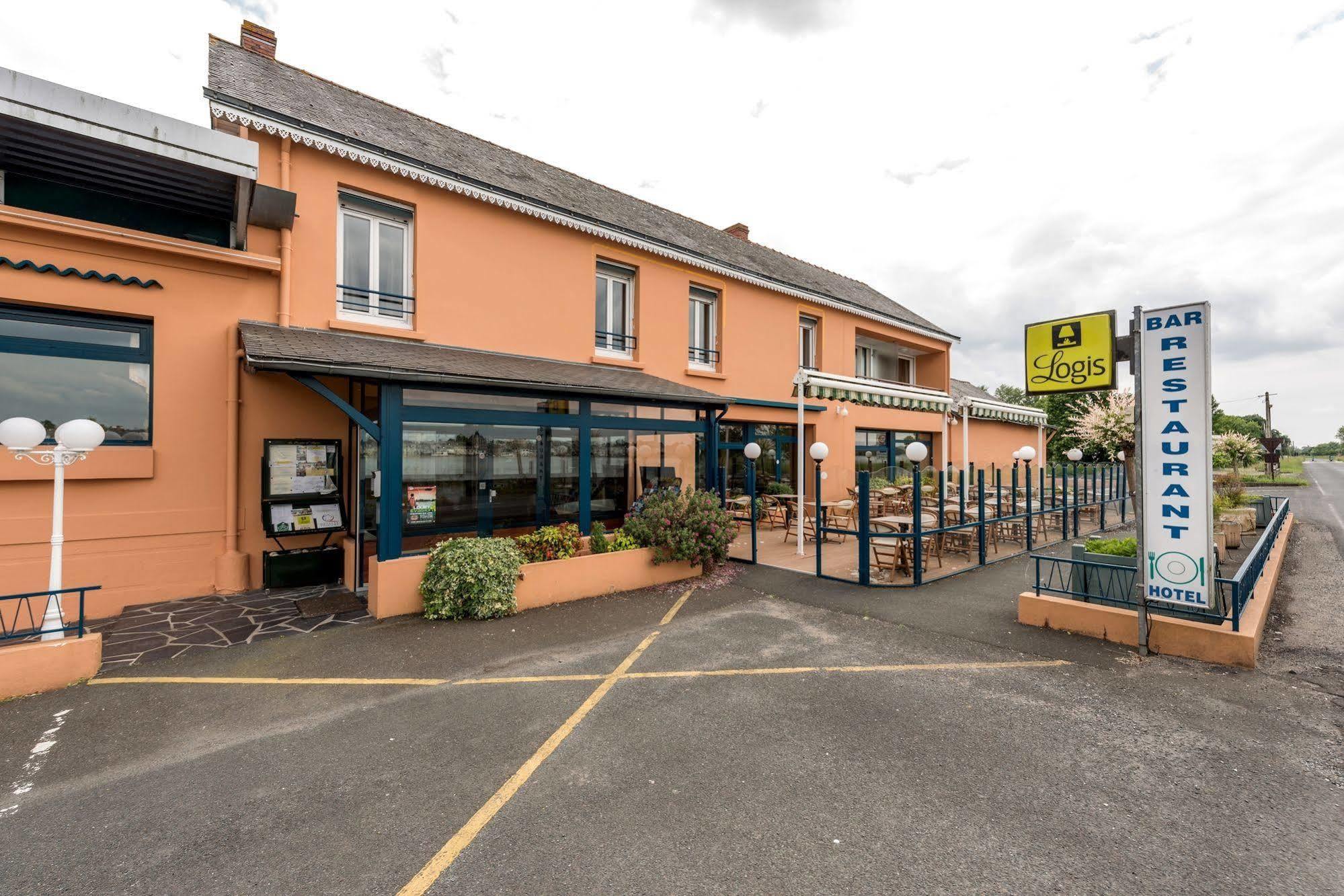 Logis Au Poisson D'Argent Hotel Le Mesnil-en-Vallee Exterior photo